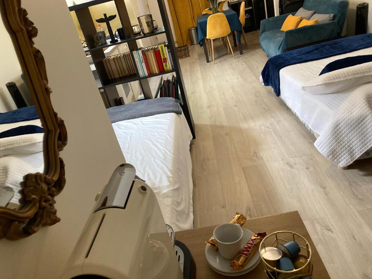 Une Chambre Chez Nous, A 12 Minutes De Paris マラコフ エクステリア 写真